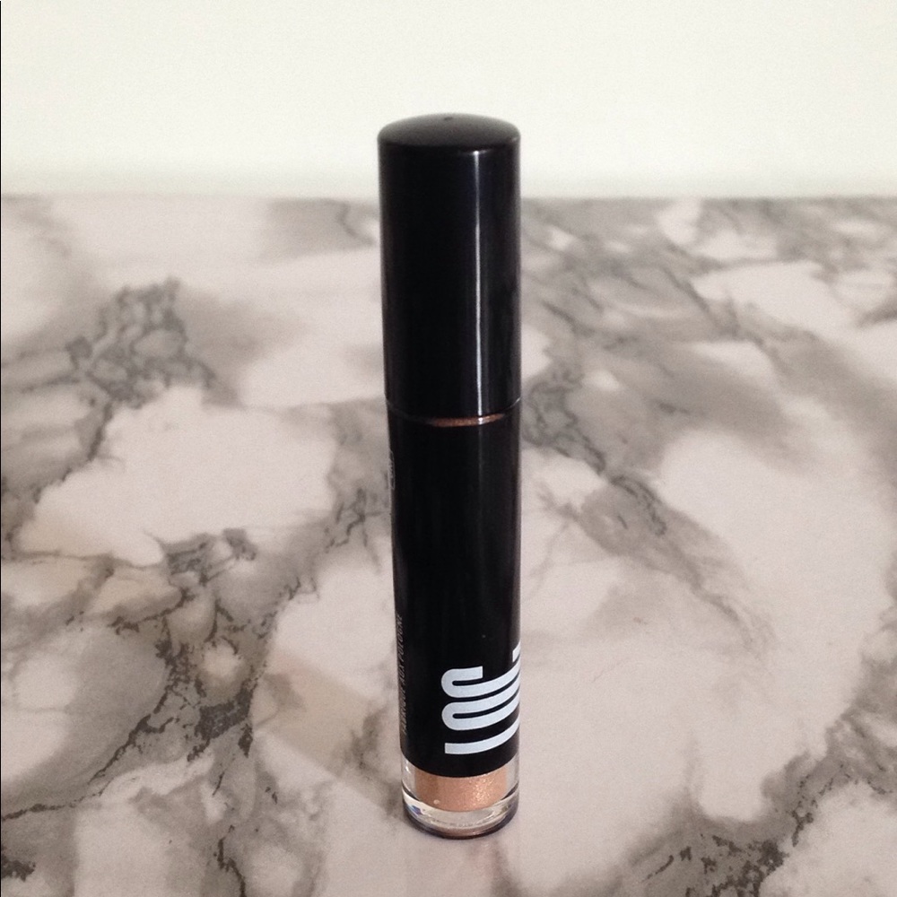 LOC Liquid Shimmer Shadow